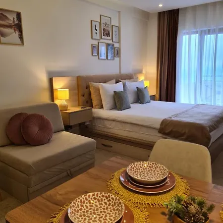 아파트 Mountain Side