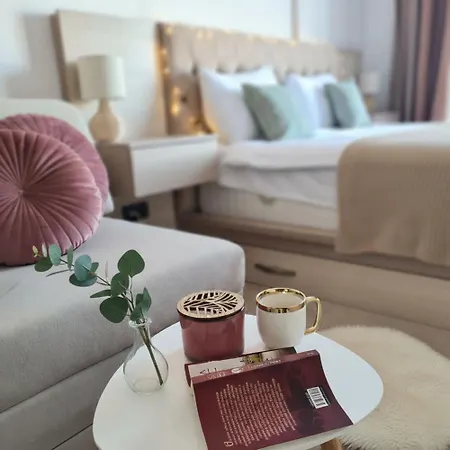 Апартаменты Mountain Side *