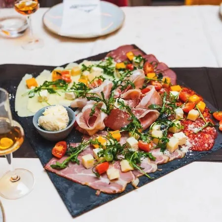 Mountain Side Апартаменты